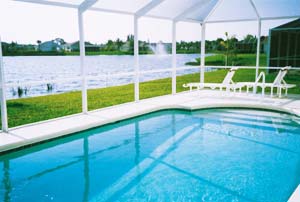 The pool and view over the lake