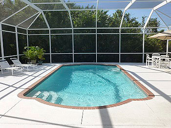The large Pool and Deck