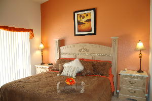 Luxury King Size Masterbed with En-suite and Pool Access from both Bedroom and Bathroom