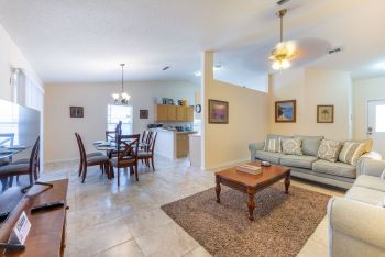 Lounge, Dining & Kitchen Area