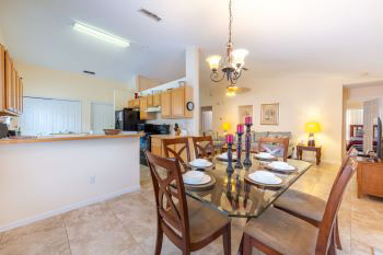 Dining Area & Kitchen