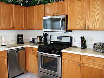 Fully Equipped Kitchen with Table and Chairs