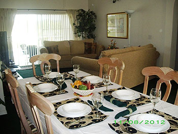Lounge / Dining Area