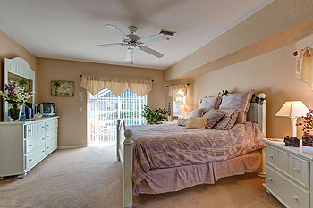 Queen room overlooking pool area