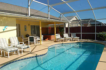 Beautiful South Facing Private Pool & Spa Deck