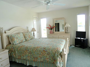 Queen Master Bedroom