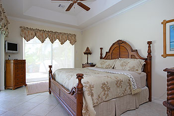 Luxury Master Bedroom Suite with Spa Bath