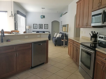 BETTER EQUIPPED THAN OUR KITCHEN IN THE UK!  HIGH END APPLIANCES & GADGETS