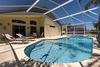 Lovely sunny extended pool deck